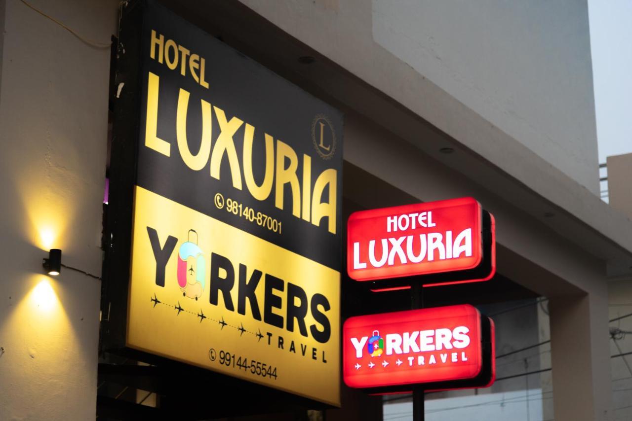 Hotel Luxuria Ludhiana Eksteriør bilde