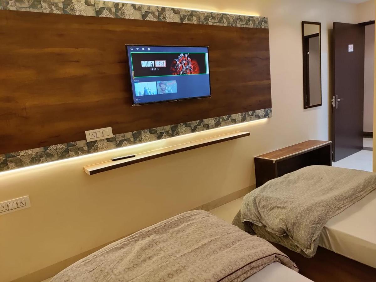 Hotel Luxuria Ludhiana Eksteriør bilde
