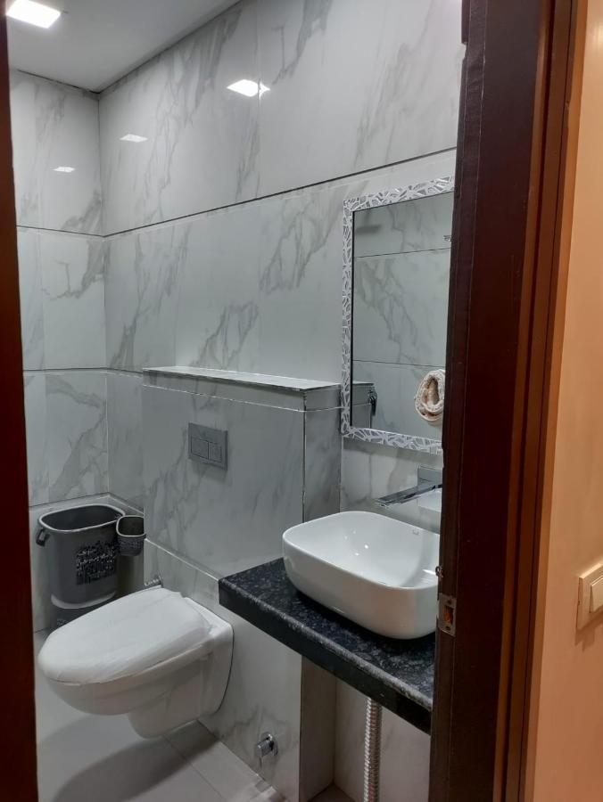 Hotel Luxuria Ludhiana Eksteriør bilde