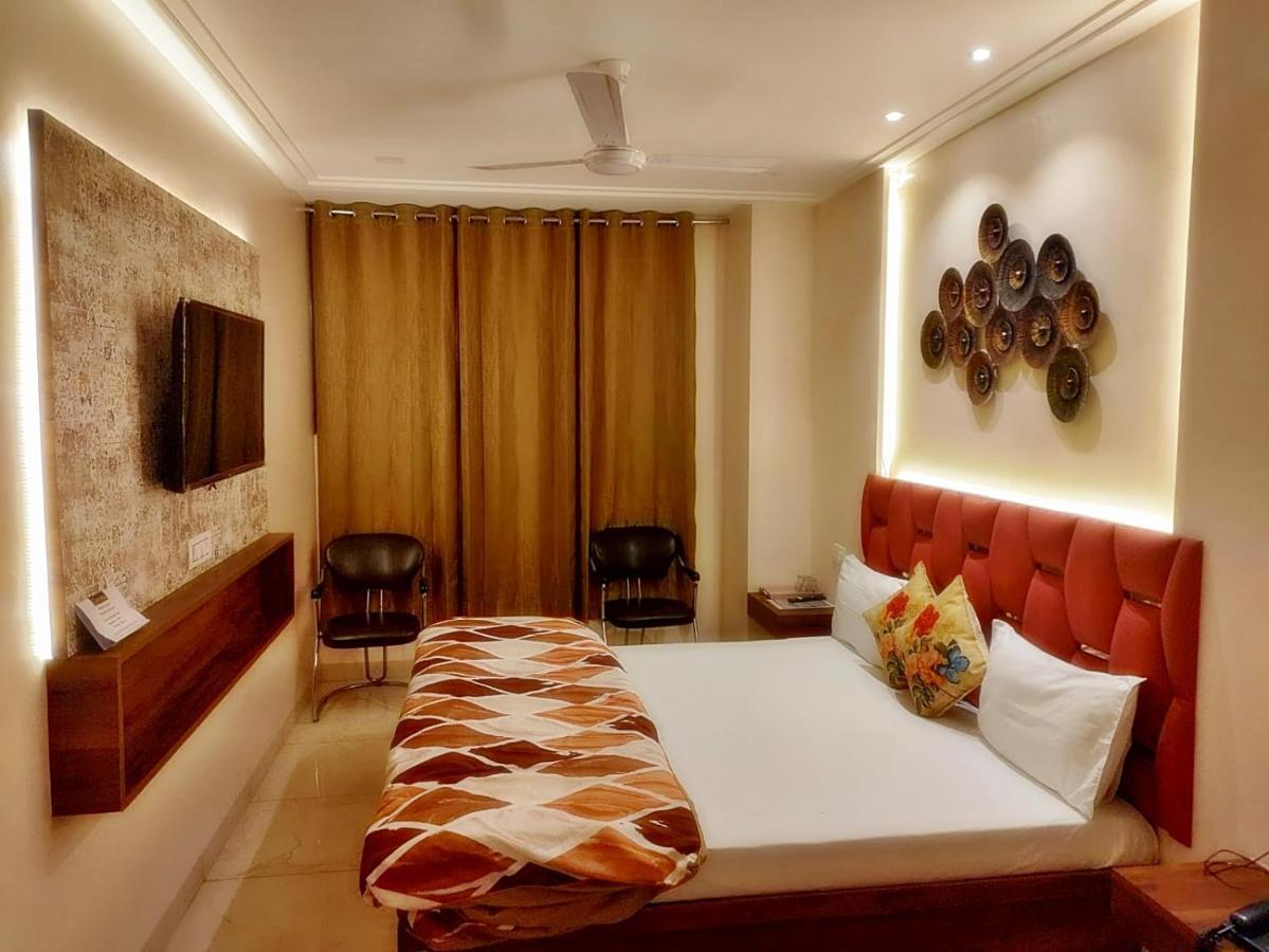 Hotel Luxuria Ludhiana Eksteriør bilde