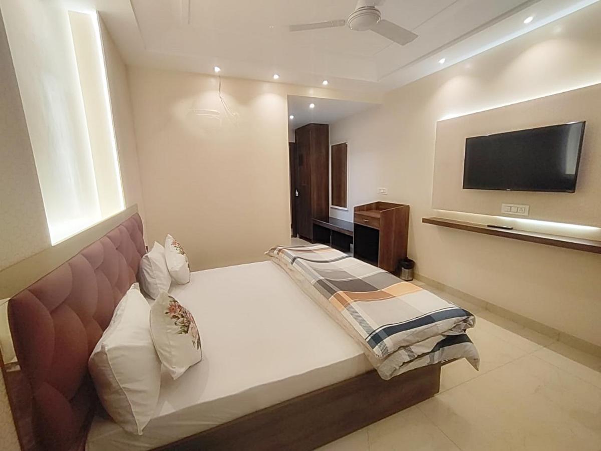 Hotel Luxuria Ludhiana Eksteriør bilde