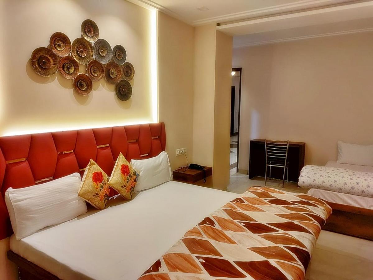 Hotel Luxuria Ludhiana Eksteriør bilde