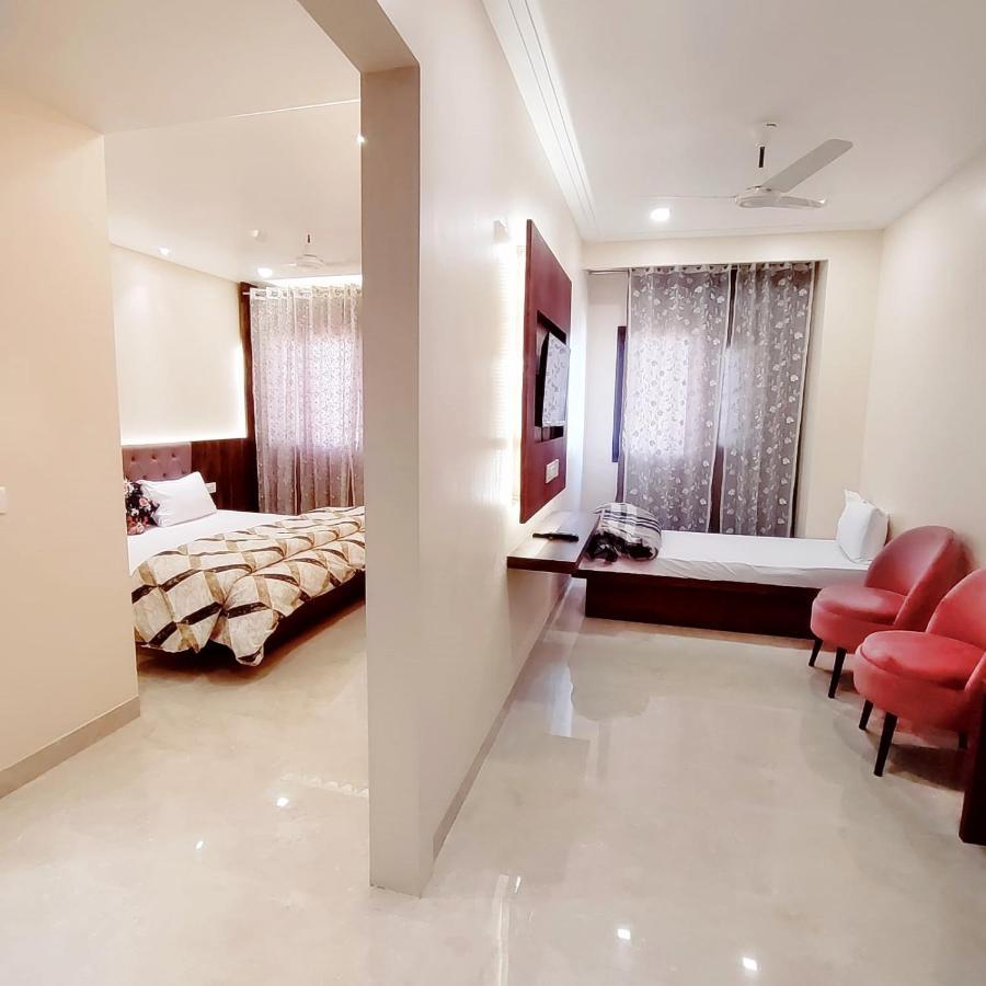 Hotel Luxuria Ludhiana Eksteriør bilde