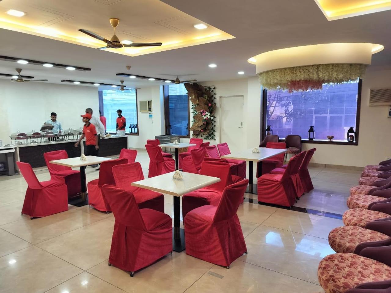 Hotel Luxuria Ludhiana Eksteriør bilde