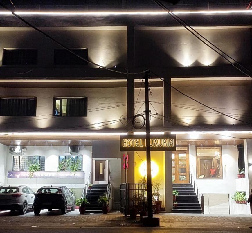 Hotel Luxuria Ludhiana Eksteriør bilde